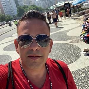 Meet your Posher, Luis artemio